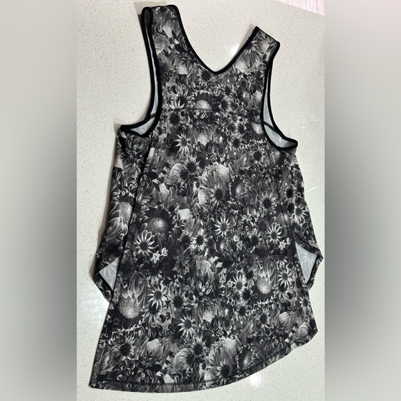 🌟Like New🌟 Lululemon Run: Split Singlet - Picture 3 of 7